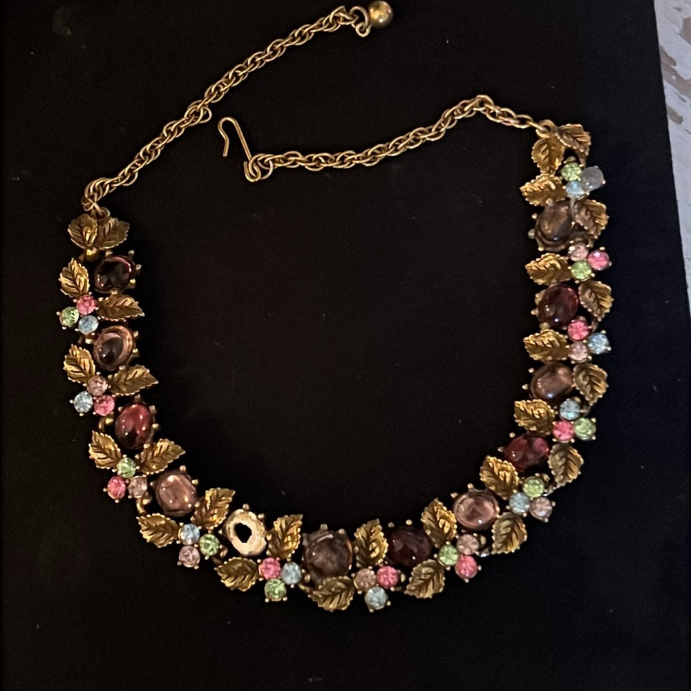 VINTAGE SIGNED ART NECKLACE WITH AB RHINESTONES